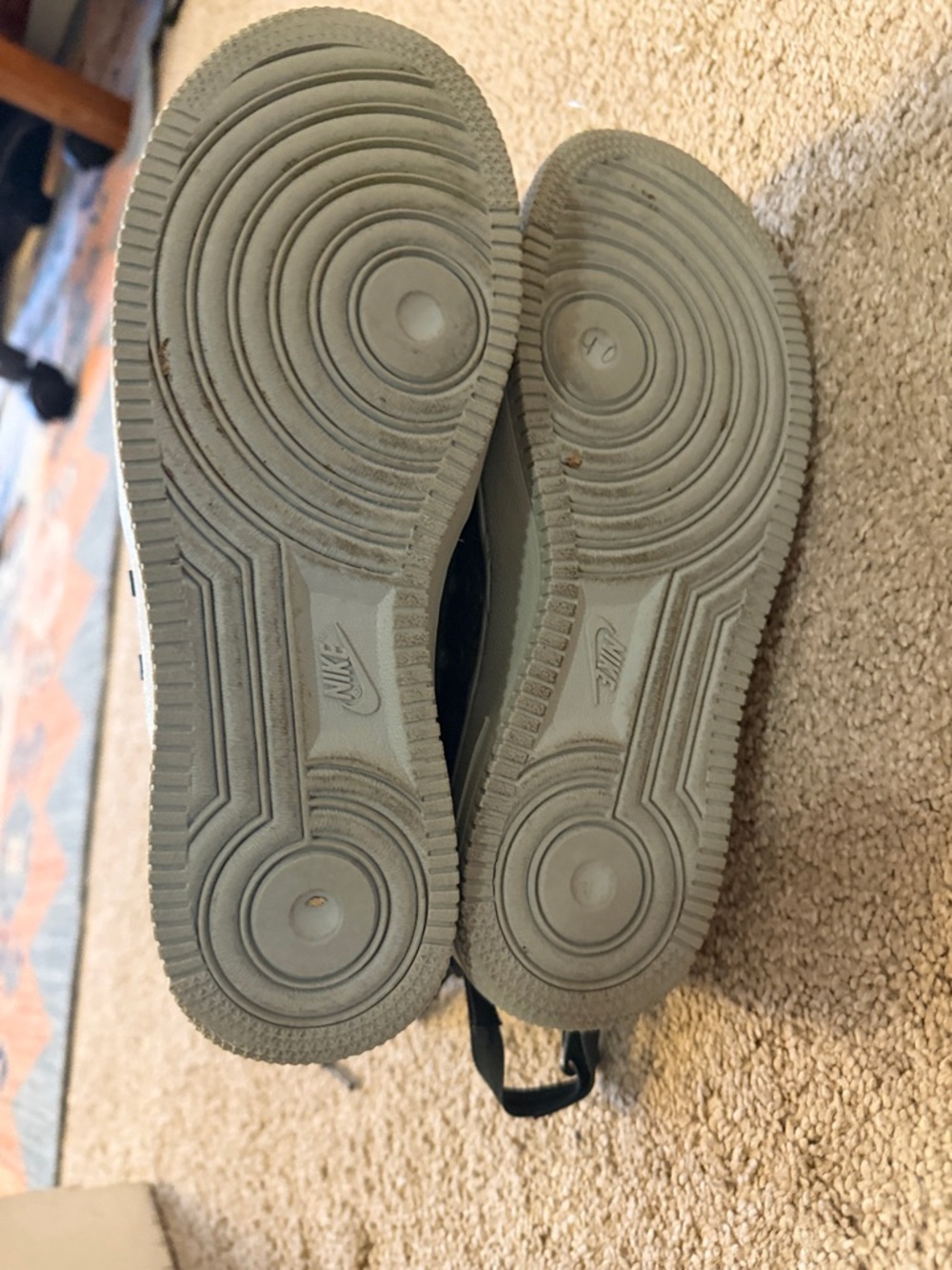 Nike Utility Air Force’s dark green high tops - Picture 5 of 5